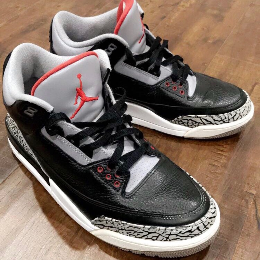 Jordan 3 retro black cement size 10.5 Men’s
